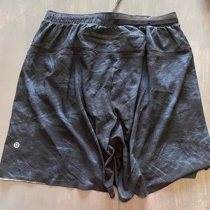Lululemon Size Large Mens Shorts